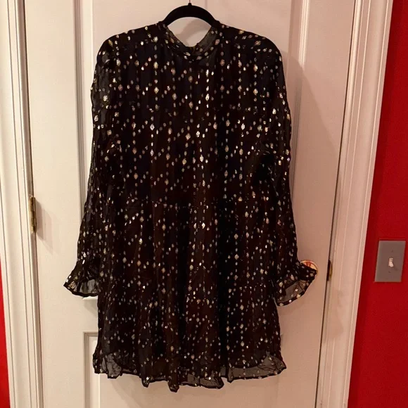 Elan Black Top with Gold Accents - Picture 7 of 7